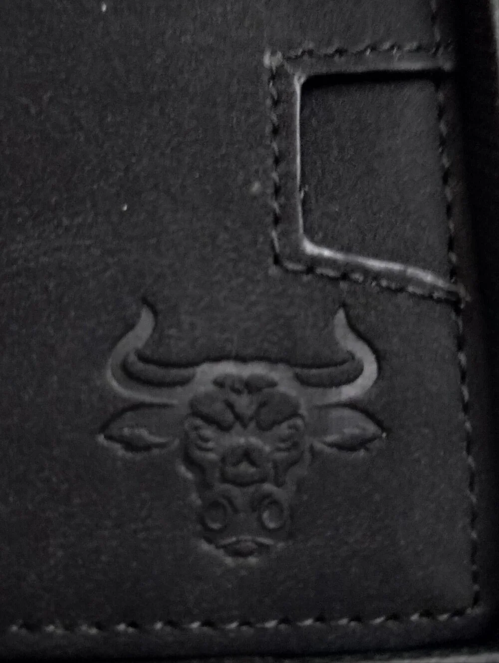 New Bullmind Black Leather Bifold Wallet